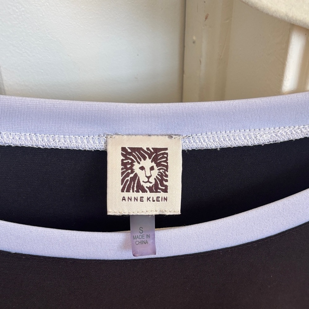 Anne Klein Black and lavender Short Sleeve Tee - Picture 2 of 3